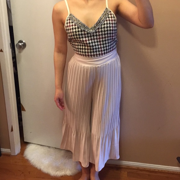 Pleated coulotte pants. Xs